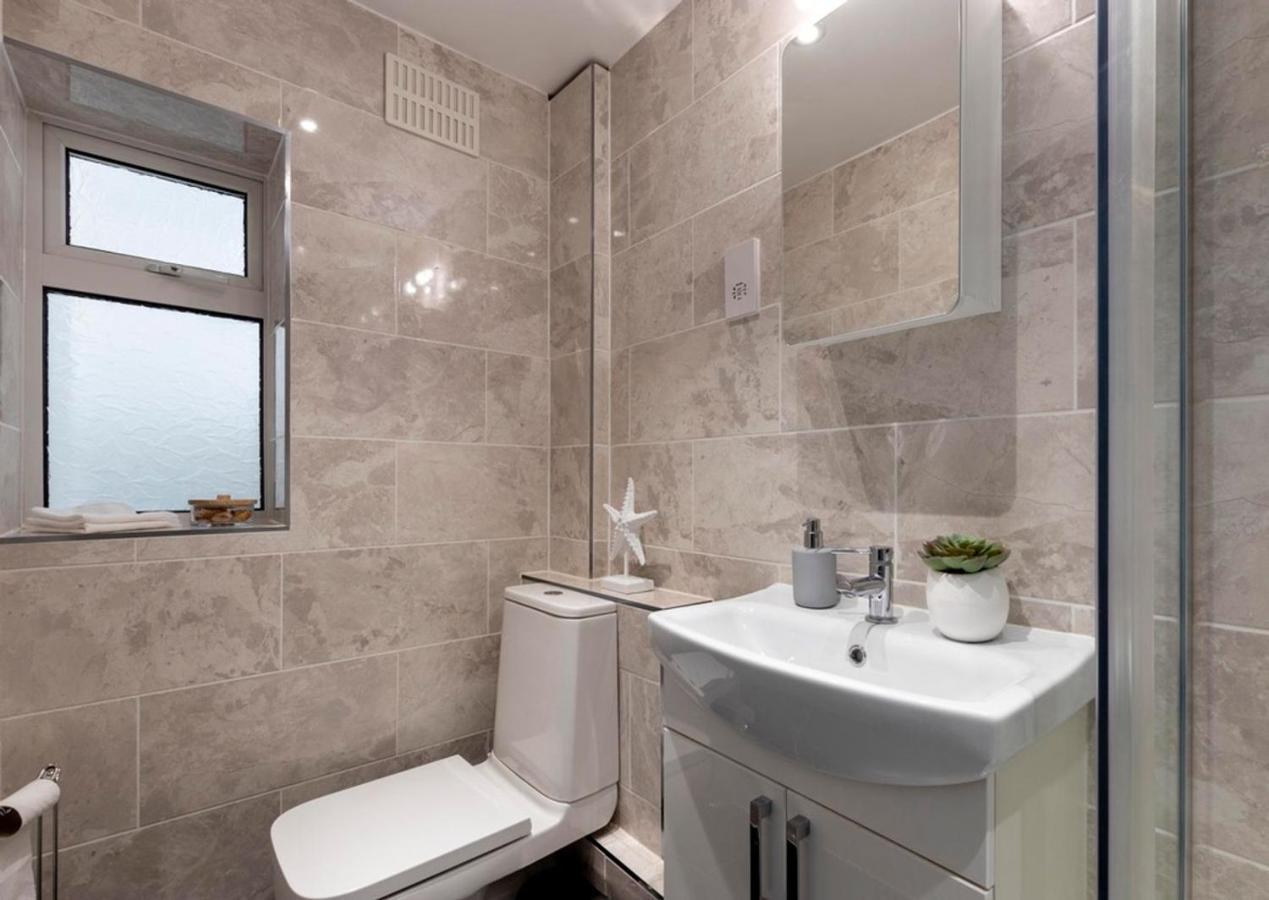 דירות רדינג The White House Flat By Select Sa מראה חיצוני תמונה